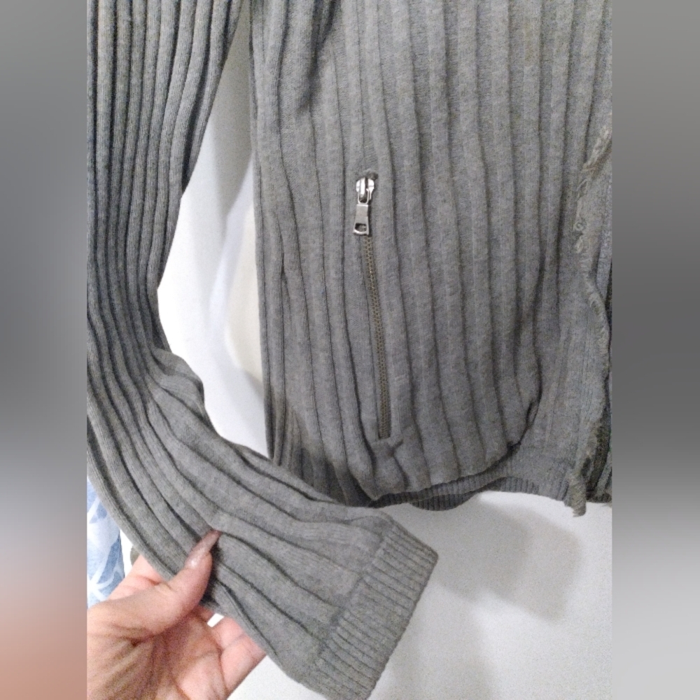 INC mens fuzzy sweater - Picture 4 of 7